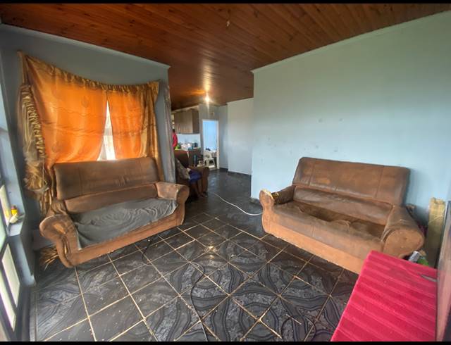 4 BEDROOM HOUSE FOR SALE IN KWAMASHU